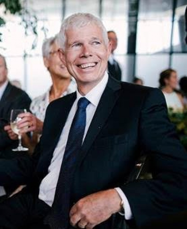 September 2018 Presentation: Sit to stand desks..